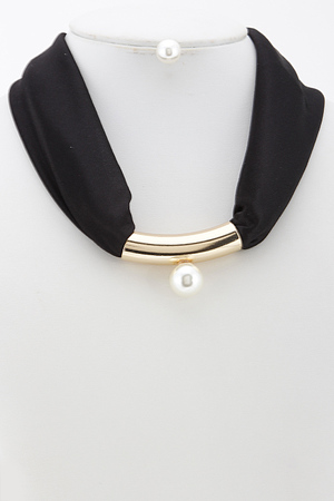 Wide Choker With Metal And Pearl Set 6BAG5
